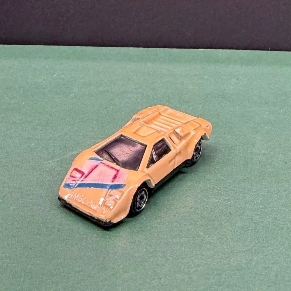 Hot Wheels 1987 Lamborghini Countach Tan Pink Blue Graphics Vintage Diecast 1:64